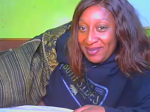 Snapshot of CarlaBeckky chatting on December 12, 1:10 am CarlaBeckky online show from December 12, 1:10 am