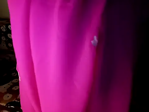 Snapshot of shuhana_ chatting on October 6, 12:52 am shuhana online show from October 6, 12:52 am