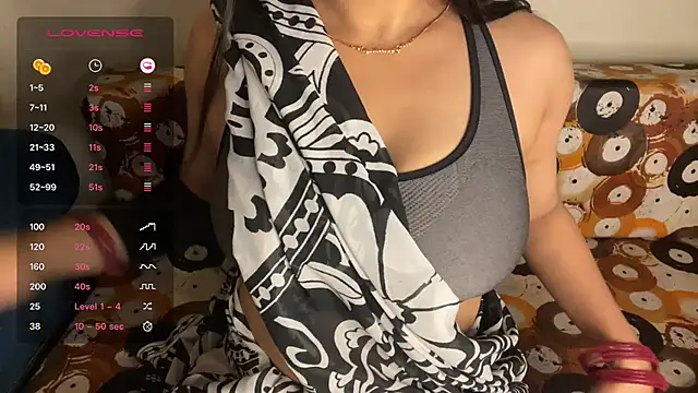 Snapshot of shuhana_ chatting on October 21, 1:17 am shuhana online show from October 21, 1:17 am