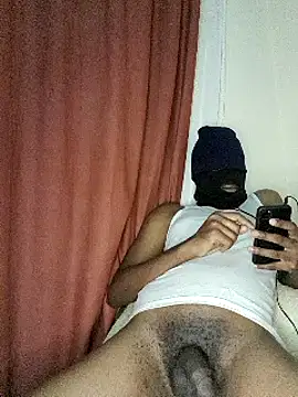 Snapshot of Gifttheskimaskboy chatting on December 2, 2:31 am Gifttheskimaskboy online show from December 2, 2:31 am