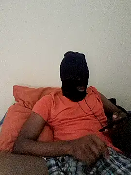 Snapshot of Gifttheskimaskboy chatting on December 4, 4:43 am Gifttheskimaskboy online show from December 4, 4:43 am