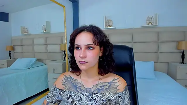 AnnyThompson  online show from November 4, 8:30 pm