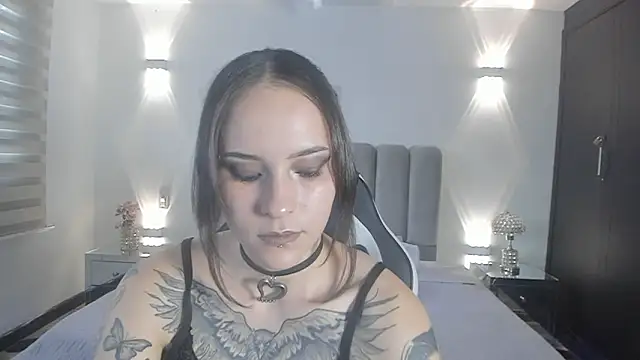 AnnyThompson  online show from March 5, 10:17 pm