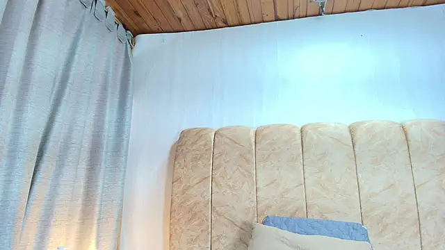 Zoe Curvy online show from November 29, 12:52 pm