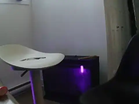 L0cKyseven77 online show from January 26, 5:44 pm