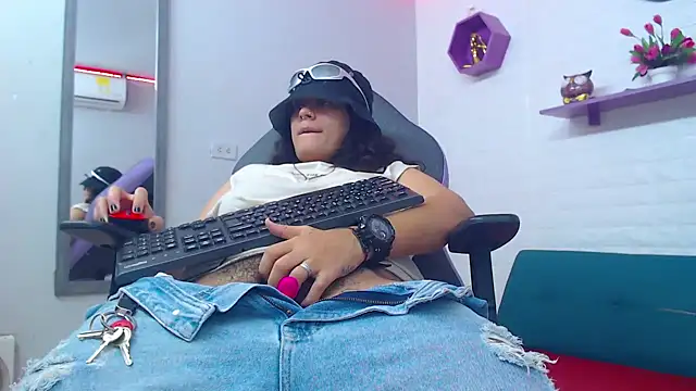 snowflake xxx online show from February 7, 1:15 am