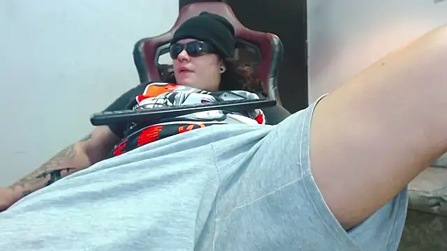 snowflake xxx online show from November 15, 5:27 am