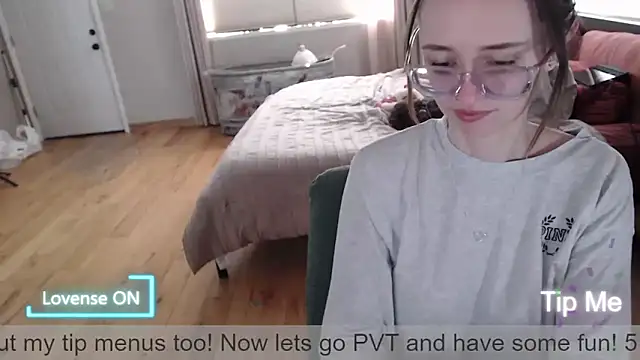 Snapshot of Plantbabeee chatting on May 1, 5:39 pm Plantbabeee online show from May 1, 5:39 pm