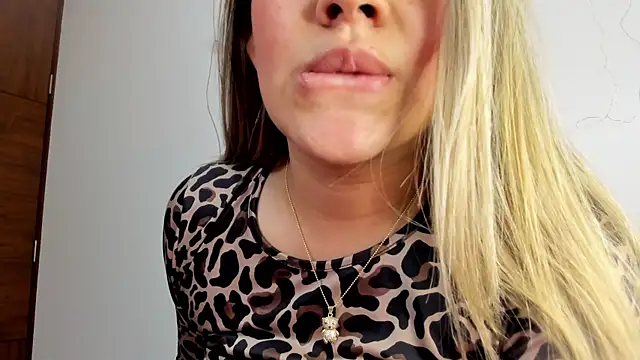 eleecttraa 12 online show from February 18, 11:19 pm