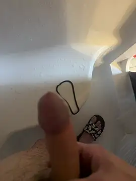 Snapshot of dannyb2121 chatting on April 5, 5:21 pm dannyb2121 online show from April 5, 5:21 pm