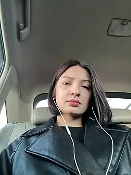 BabeRainbow online show from December 18, 10:30 am