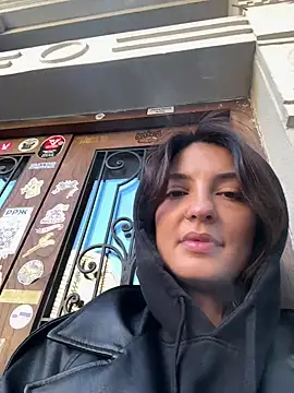 BabeRainbow online show from February 28, 9:04 am