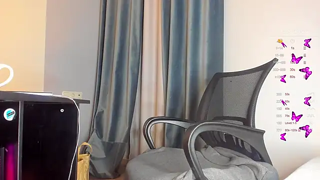 HunnyWifey online show from January 14, 10:12 pm