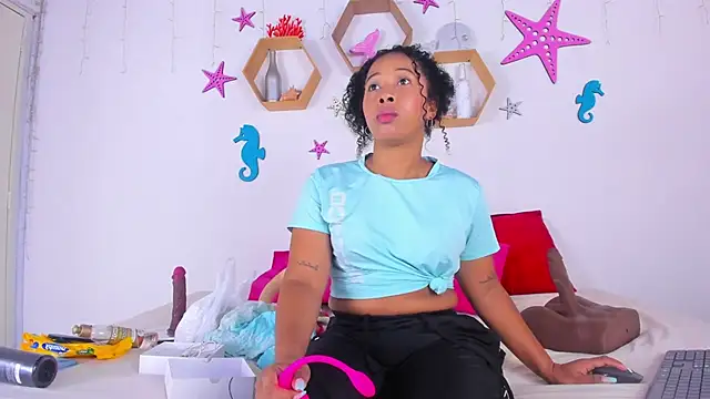 Snapshot of Tanissha_curly chatting on September 18, 11:45 am Tanissha curly online show from September 18, 11:45 am