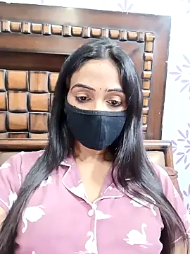 Yours-Bebo online show from November 24, 5:45 pm