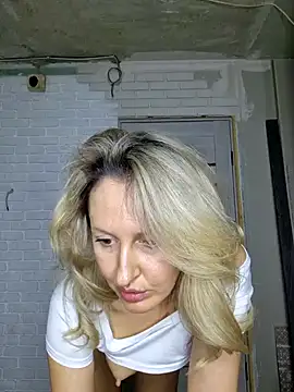 Miss    Mia  online show from January 7, 11:58 am
