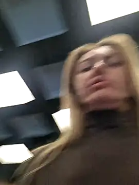 Miss    Mia  online show from January 17, 9:36 am