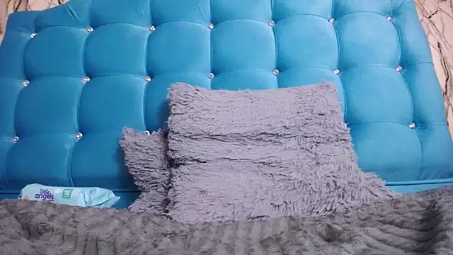 sweet skylove  online show from January 12, 12:18 am
