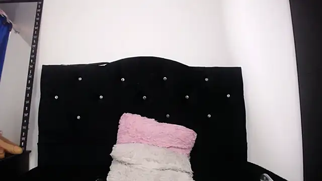 Snapshot of sweet_skylove_ chatting on April 10, 9:52 pm sweet skylove online show from April 10, 9:52 pm