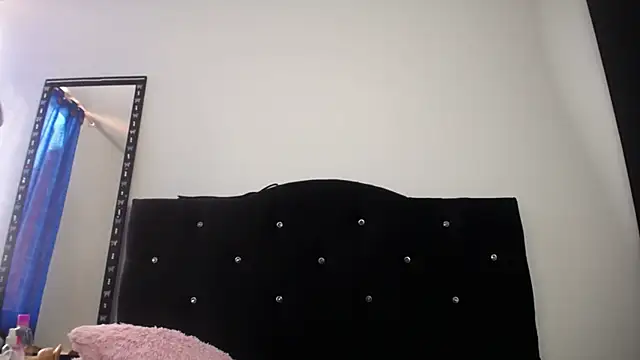 Snapshot of sweet_skylove_ chatting on April 18, 8:20 pm sweet skylove online show from April 18, 8:20 pm