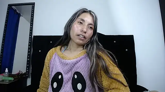 Snapshot of sweet_skylove_ chatting on May 11, 10:40 pm sweet skylove online show from May 11, 10:40 pm