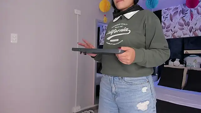 GiselOrtiz online show from July 3, 9:05 am