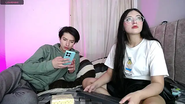 Pinkandyellowpokemon online show from September 24, 4:16 am