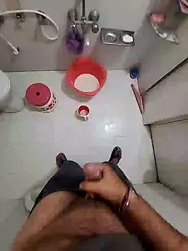 Snapshot of parank2021 chatting on February 10, 2:52 am parank2021 online show from February 10, 2:52 am