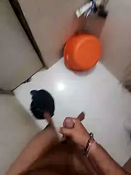 Snapshot of parank2021 chatting on February 10, 6:24 pm parank2021 online show from February 10, 6:24 pm