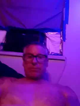 Pcsammy73 online show from June 8, 7:20 am