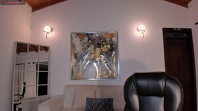 CorinneRusso online show from January 7, 4:18 am