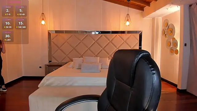 CorinneRusso online show from January 16, 4:07 am