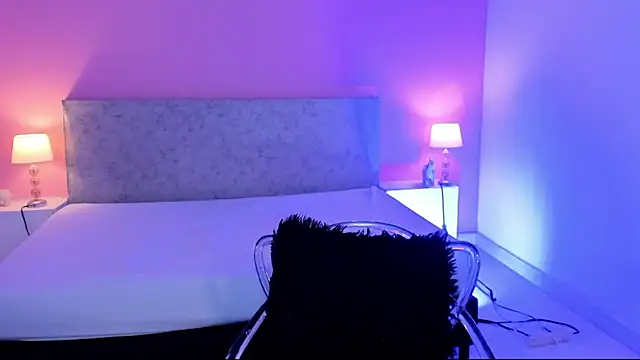 BlakmillerrGilson online show from September 27, 7:52 pm