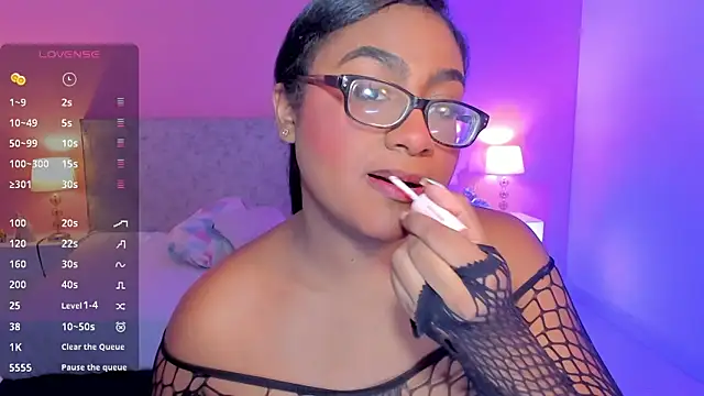 BlakmillerrGilson online show from November 18, 8:02 pm