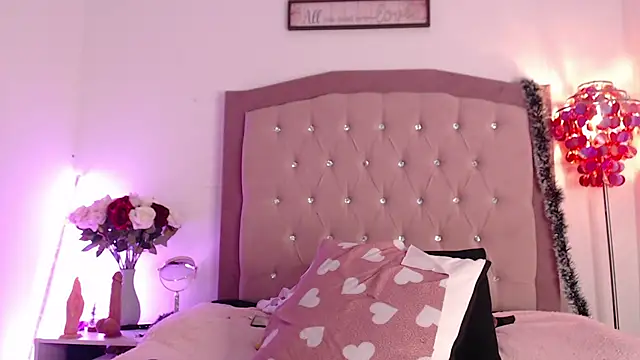 AnnadirtyXo online show from December 18, 7:47 am