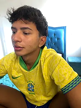 Leonarrrd 01 online show from October 20, 9:04 pm