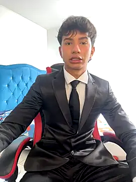 Leonarrrd 01 online show from November 5, 5:02 pm