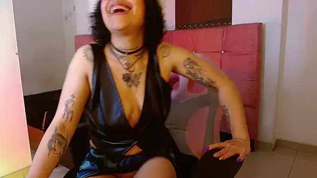 Snapshot of miahernadez303av chatting on March 6, 8:52 am miahernadez303av online show from March 6, 8:52 am