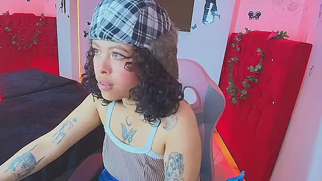 Snapshot of miahernadez303av chatting on September 11, 2:11 am miahernadez303av online show from September 11, 2:11 am