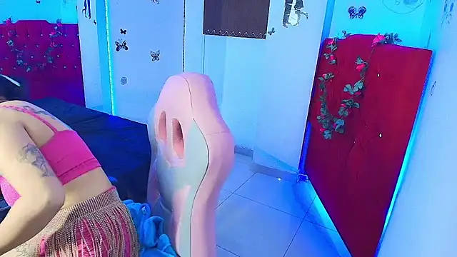 Snapshot of miahernadez303av chatting on September 12, 2:22 am miahernadez303av online show from September 12, 2:22 am