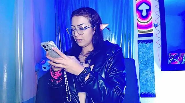 Snapshot of Alice_Phantom_x chatting on March 22, 2:48 am Alice Phantom x online show from March 22, 2:48 am