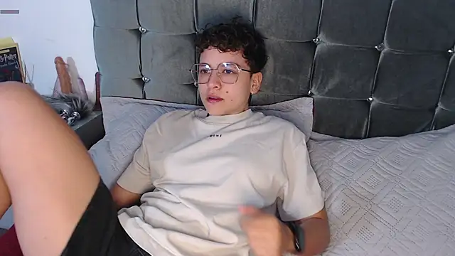 Antonella Cruz02 online show from April 22, 3:09 am