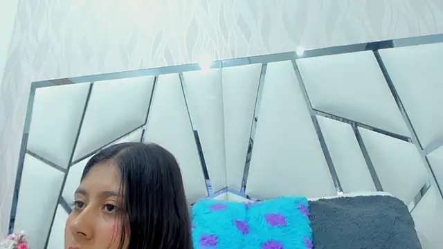 Snapshot of _aurora18_ chatting on March 22, 3:20 am aurora18 online show from March 22, 3:20 am