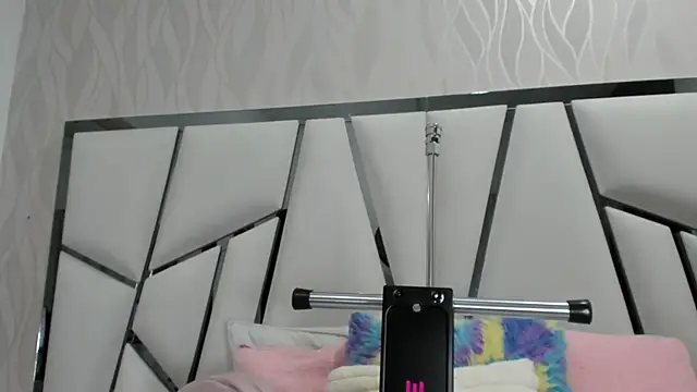 Snapshot of _aurora18_ chatting on September 12, 3:06 am aurora18 online show from September 12, 3:06 am
