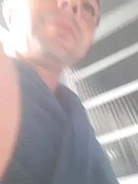 Snapshot of bigruyter chatting on October 12, 9:08 am bigruyter online show from October 12, 9:08 am