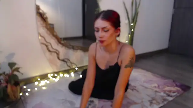 chloebritto online show from February 11, 7:05 pm