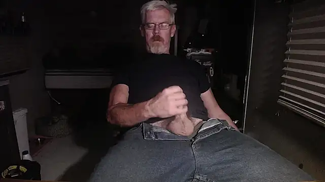 Snapshot of Di9ital069 chatting on April 4, 5:06 am Di9ital069 online show from April 4, 5:06 am