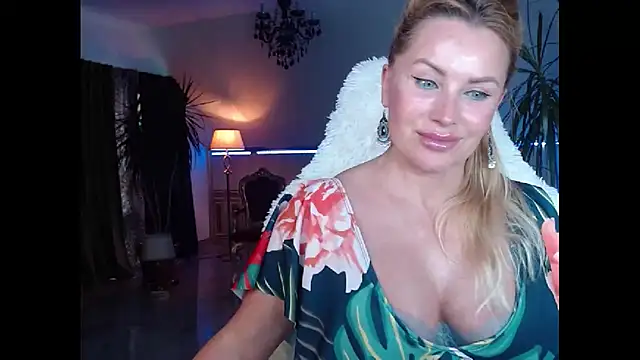 Snapshot of eyesangel22 chatting on December 9, 11:58 am eyesangel22 online show from December 9, 11:58 am