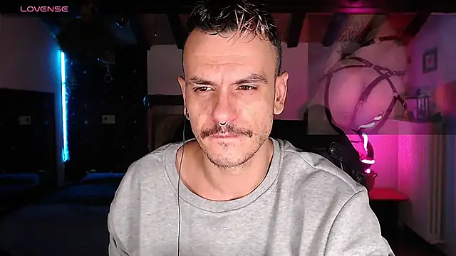 Snapshot of cek_186 chatting on December 6, 7:23 pm cek 186 online show from December 6, 7:23 pm