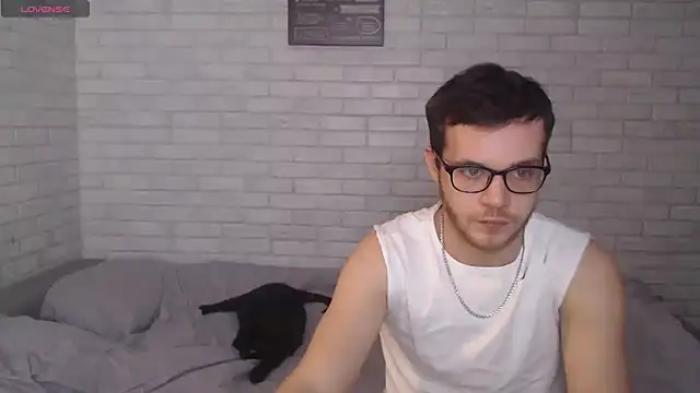 Snapshot of Fuckyoursecretary69 chatting on December 7, 10:45 am Fuckyoursecretary69 online show from December 7, 10:45 am